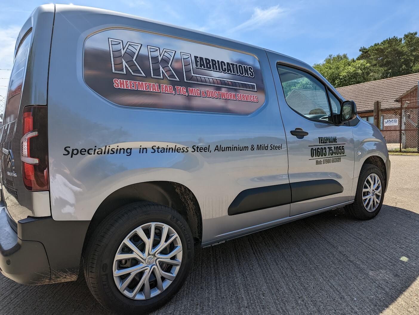 Soanes Signs of Norwich - Vehicle Graphics - Work Example 39